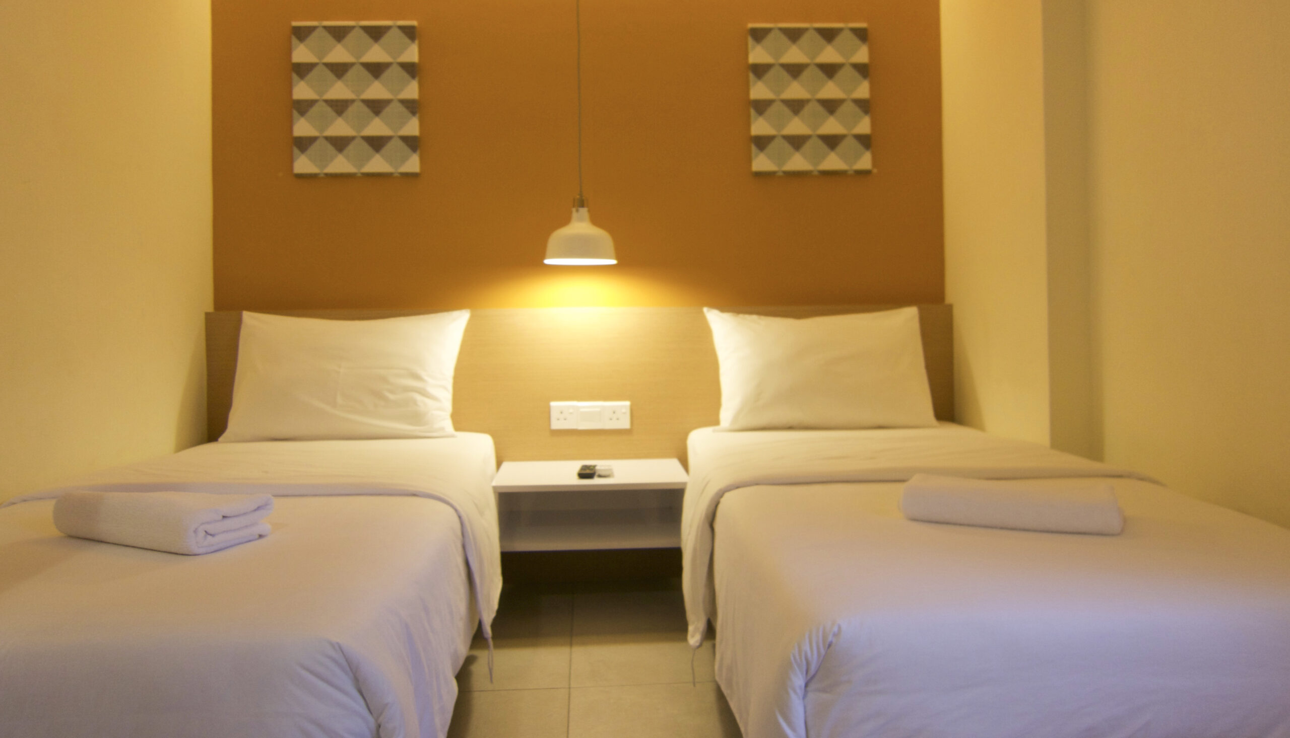 Standard Twin Room With Windows - Image 4