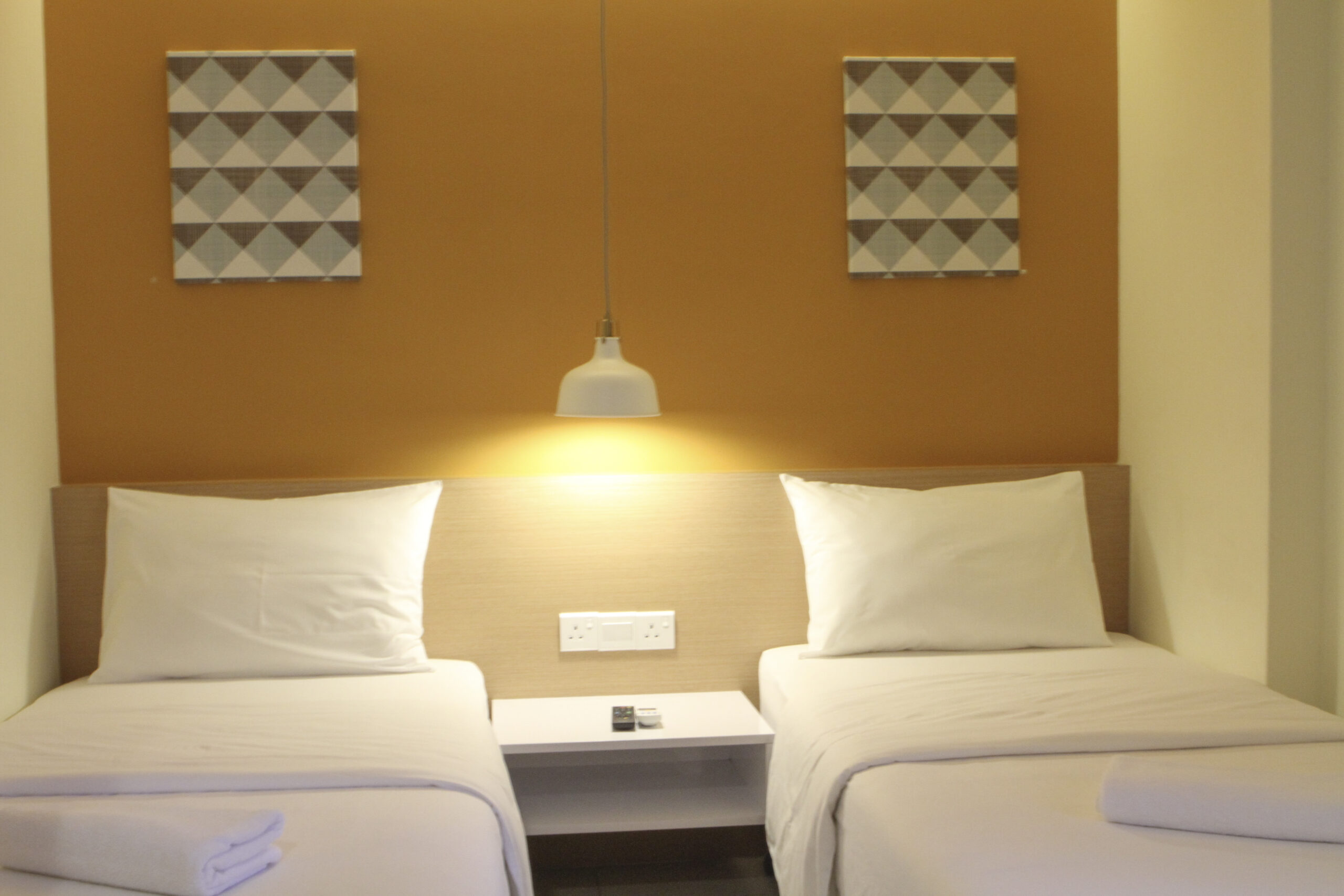 Standard Twin Room With Windows - Image 3